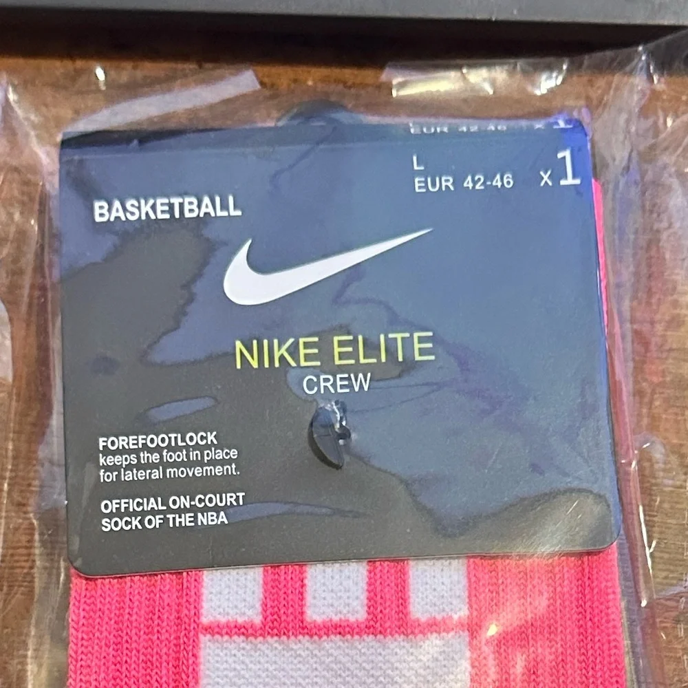 NWT Nike Elite Crew Basketball Socks RARE 2018 Neon Pink Sz L M 8-12 W 10-13